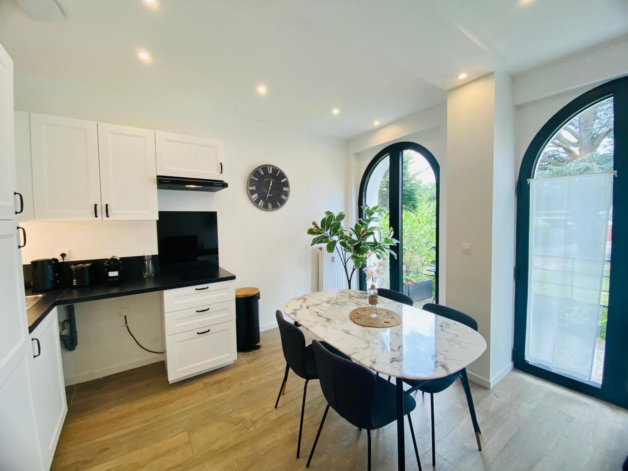 De L'hippodrome Apartment