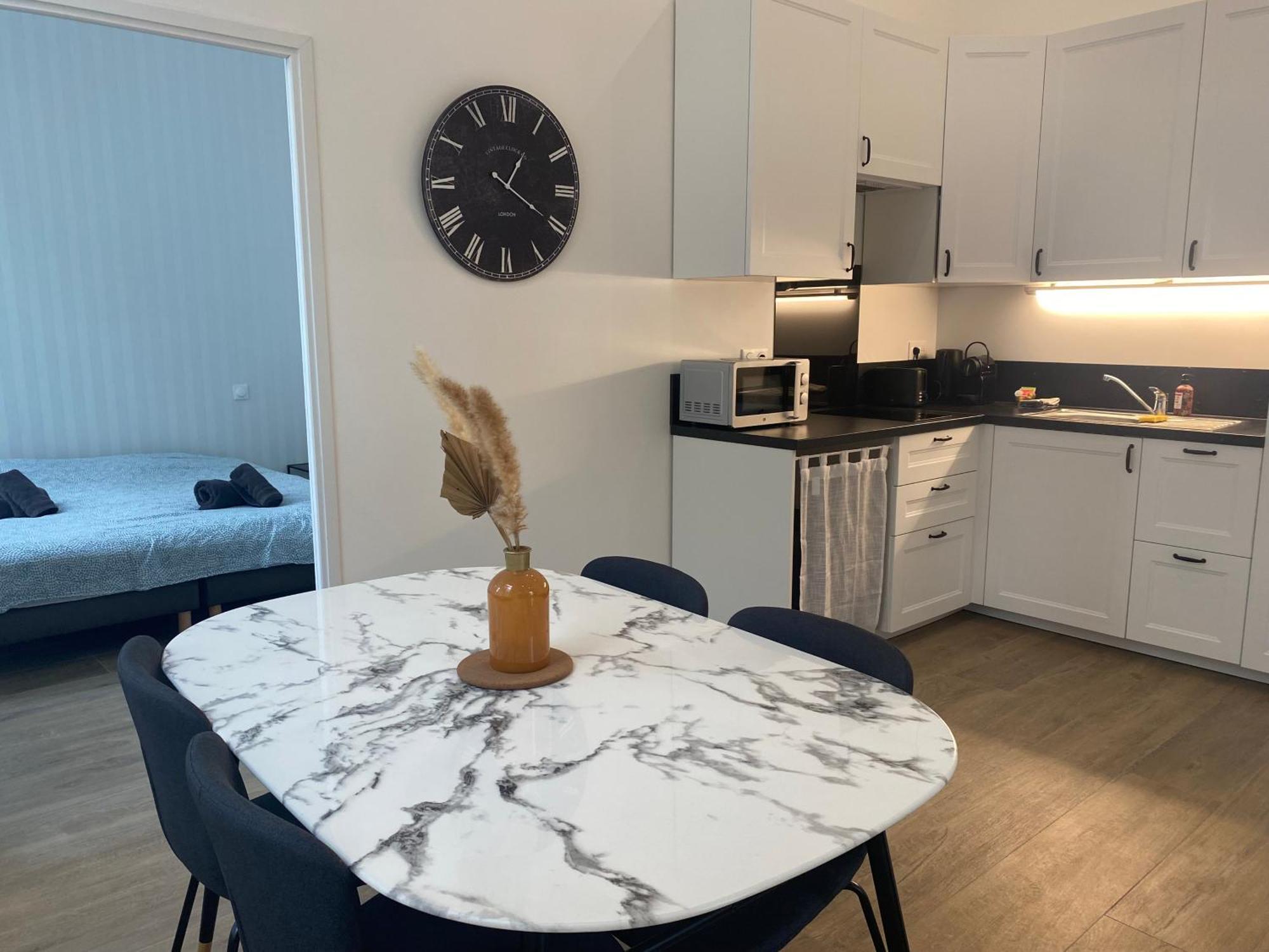De L'hippodrome Apartment *